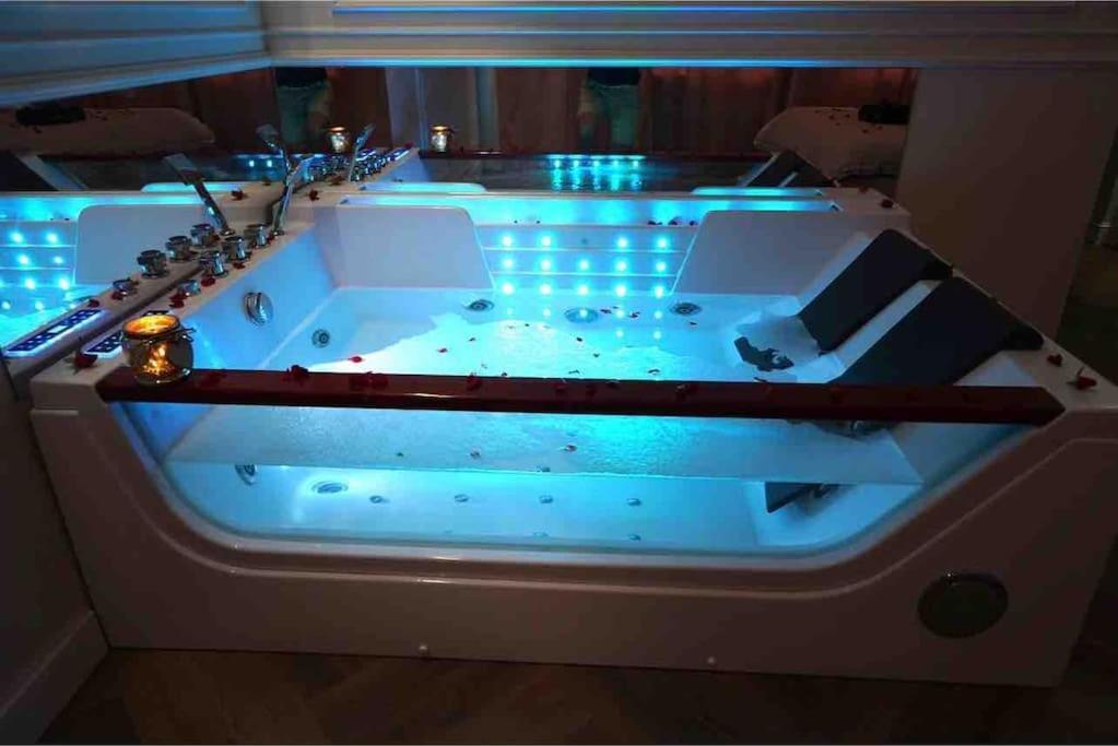Apartament Glamour Prywatne Jacuzzi Starowislna Краков Экстерьер фото